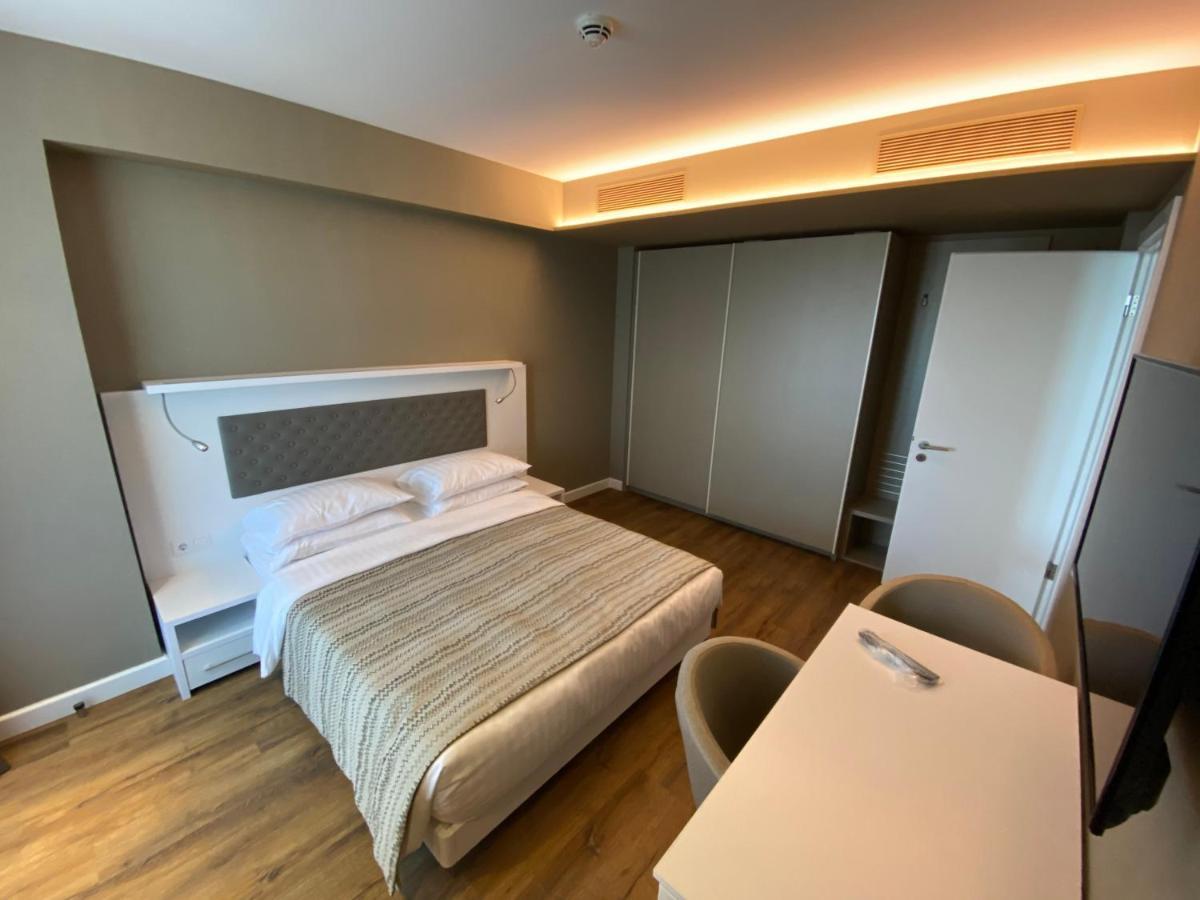 Gq Apartments On First Line Batumi Exteriör bild