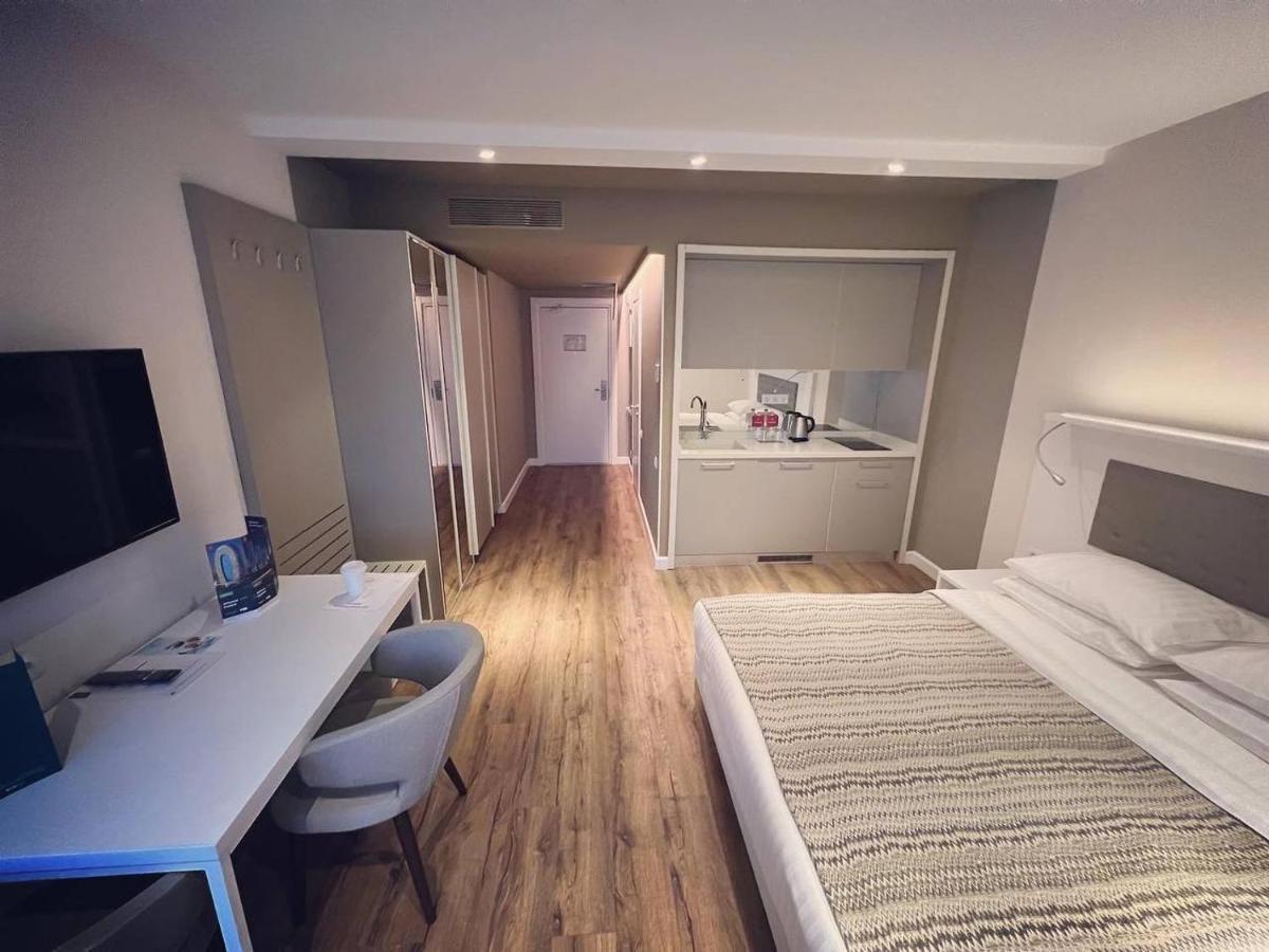 Gq Apartments On First Line Batumi Exteriör bild