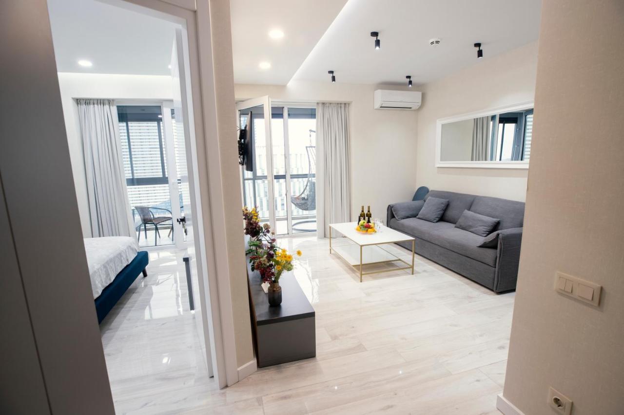 Gq Apartments On First Line Batumi Exteriör bild